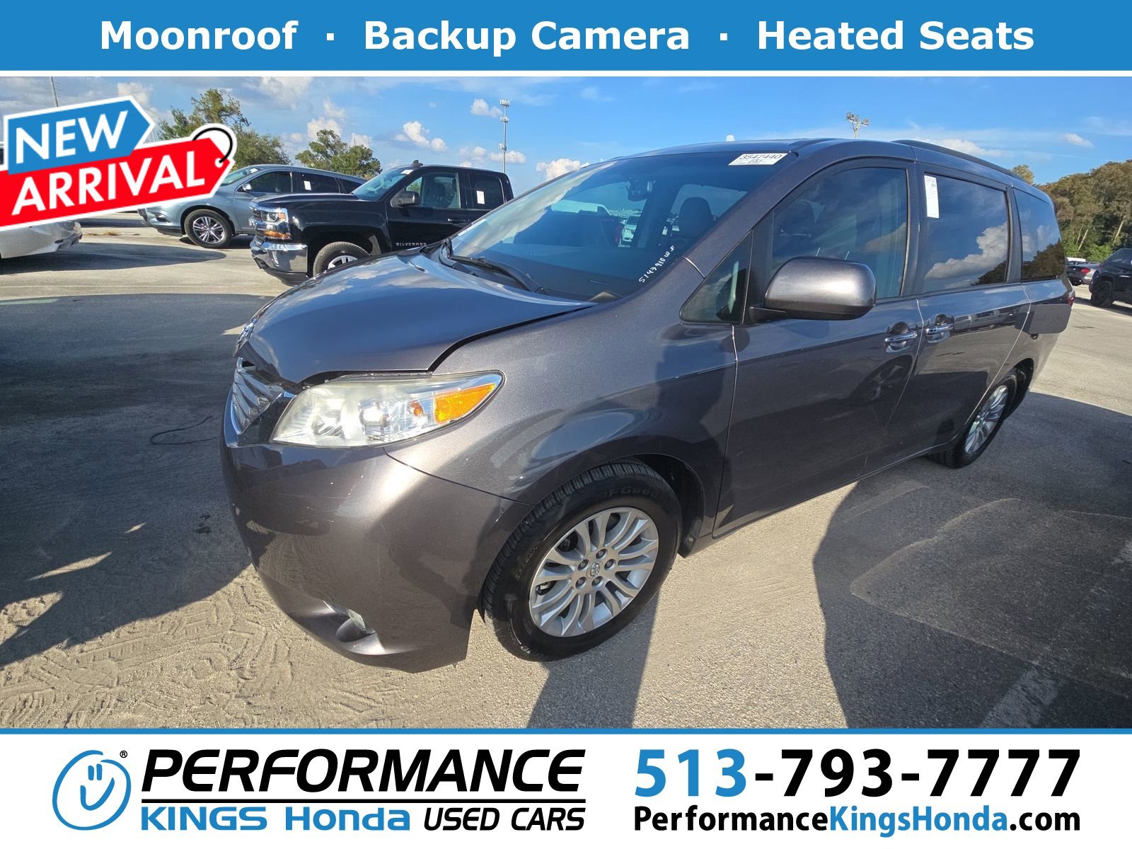 2017 Toyota Sienna XLE's photo