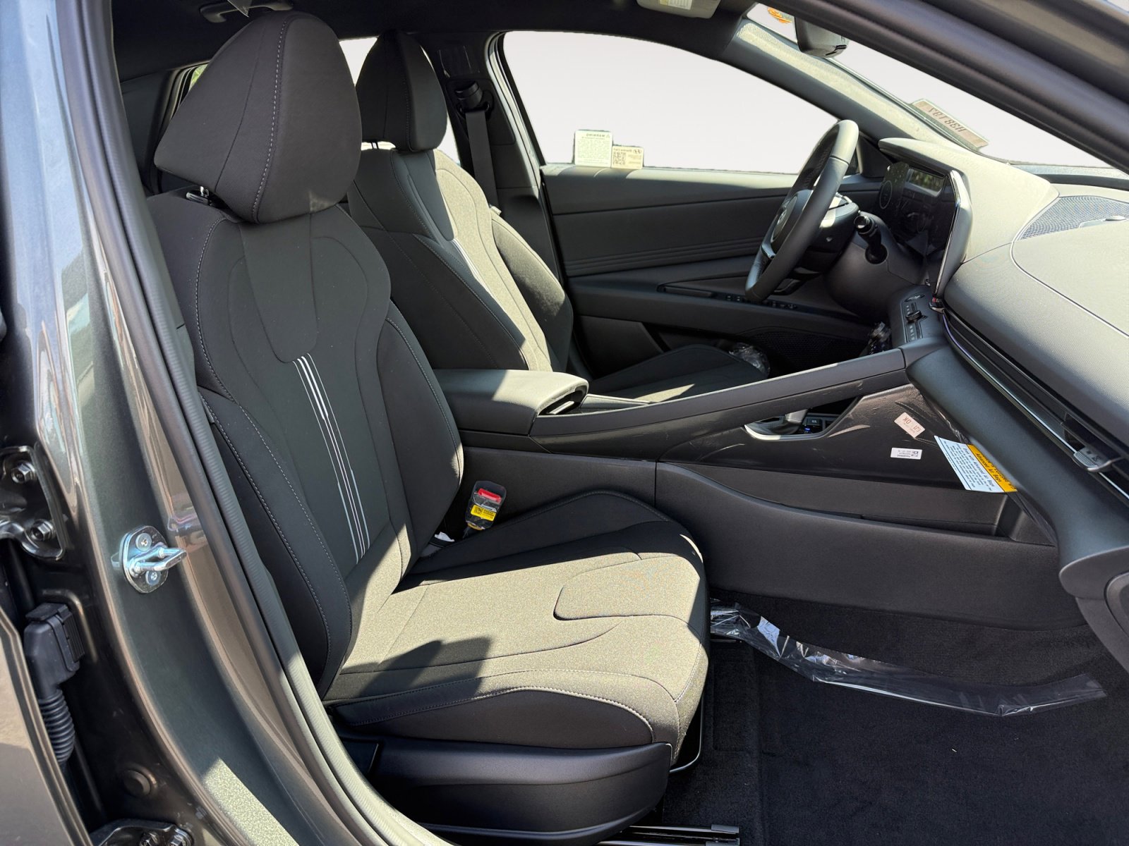 2025 Hyundai Elantra Hybrid SEL Sport photo 18