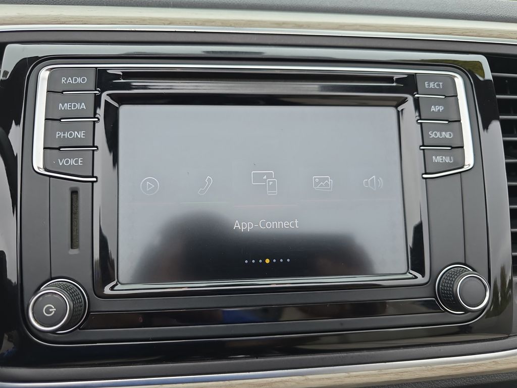 2018 Volkswagen Beetle SE Coast photo 20