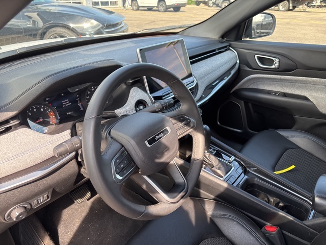 2024 Jeep Compass Latitude photo 6