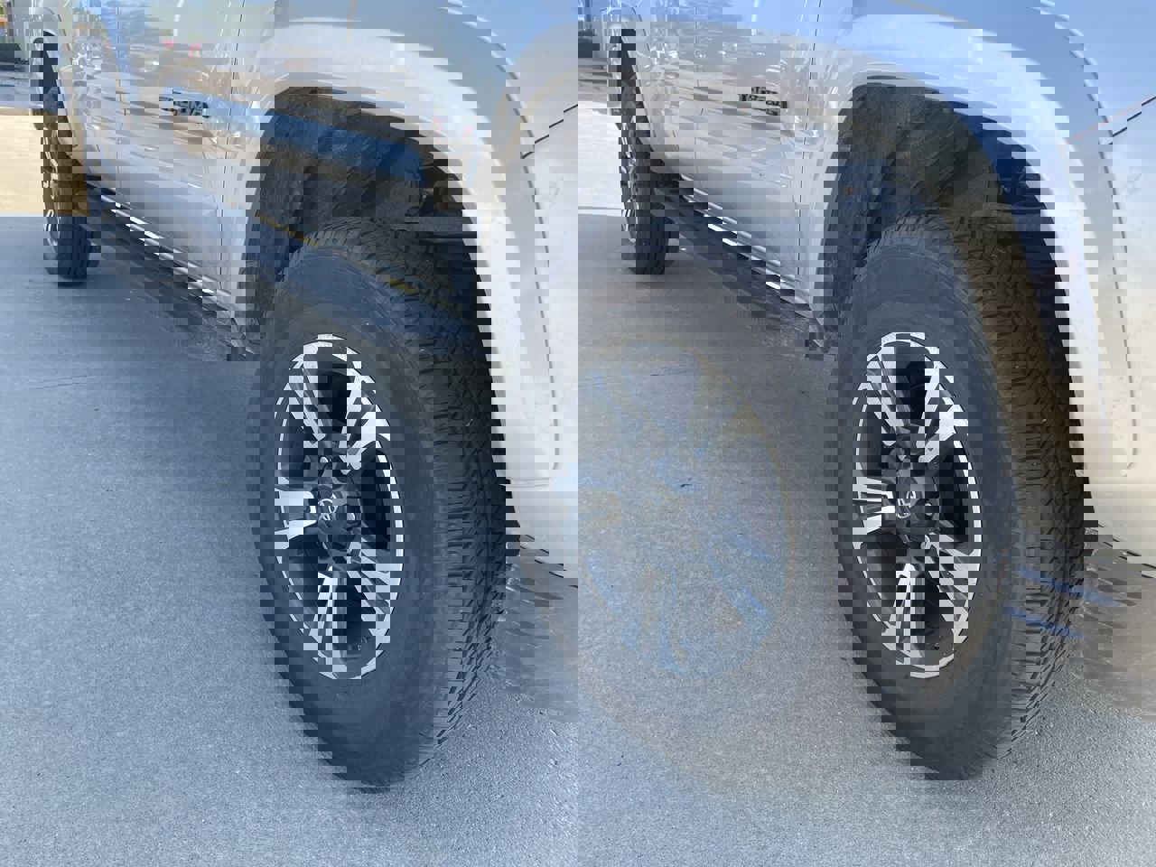 Used 2019 Toyota Tacoma TRD Sport with VIN 5TFSZ5AN6KX194033 for sale in Kansas City
