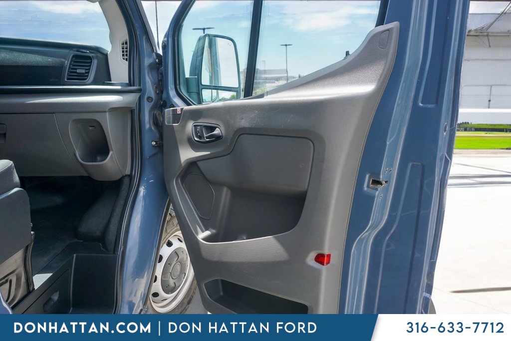 2020 Ford Transit photo 17