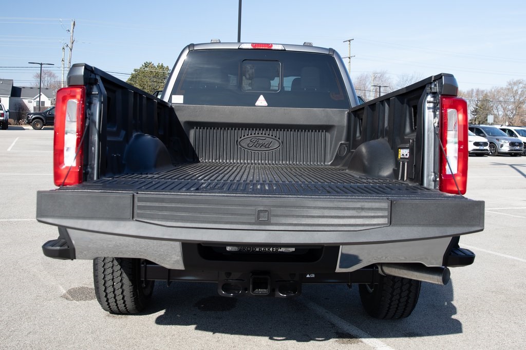 2025 Ford F-350 XLT photo 13