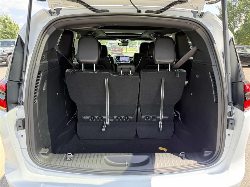 2025 Chrysler Pacifica photo 31