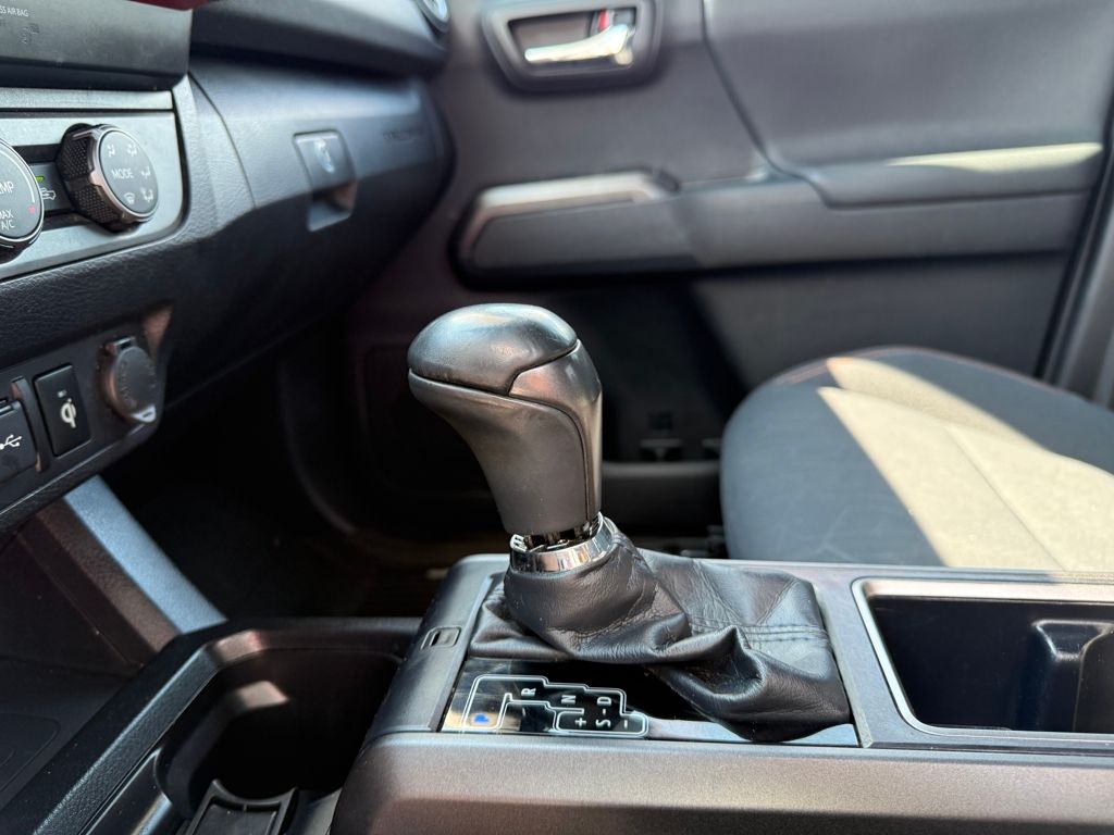 2020 Toyota Tacoma TRD Off-Road photo 20