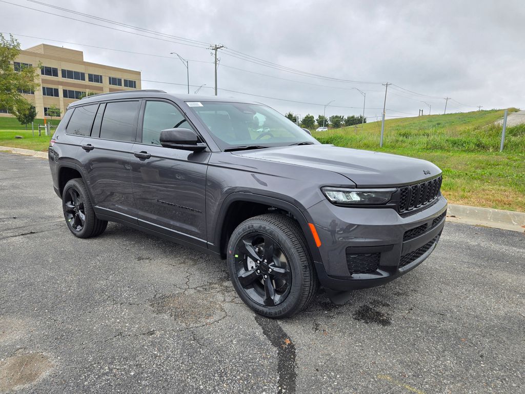 2025 Jeep Grand Cherokee L Altitude's photo