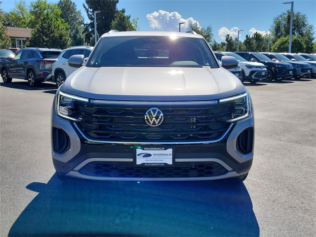 2026 Volkswagen Atlas Cross Sport SE Technology photo 8