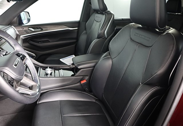 2022 Jeep Grand Cherokee Overland photo 23