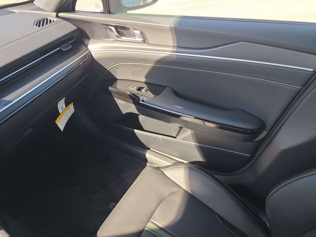 2026 Kia K5 GT photo 17