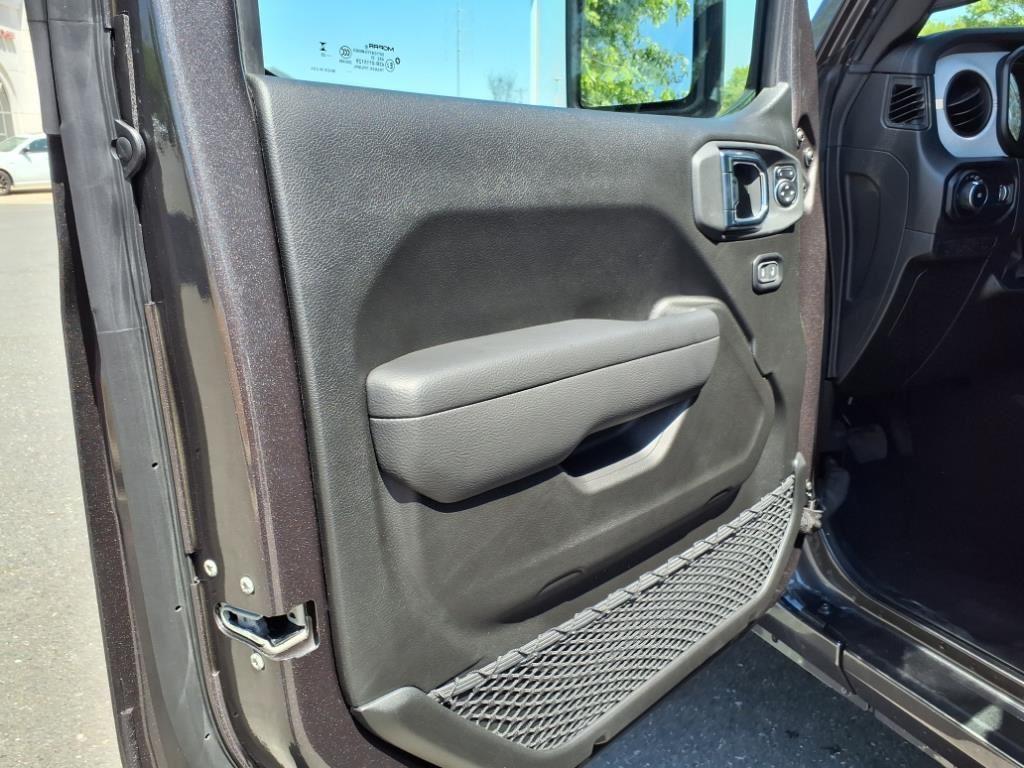 2025 Jeep Wrangler Sport S photo 4