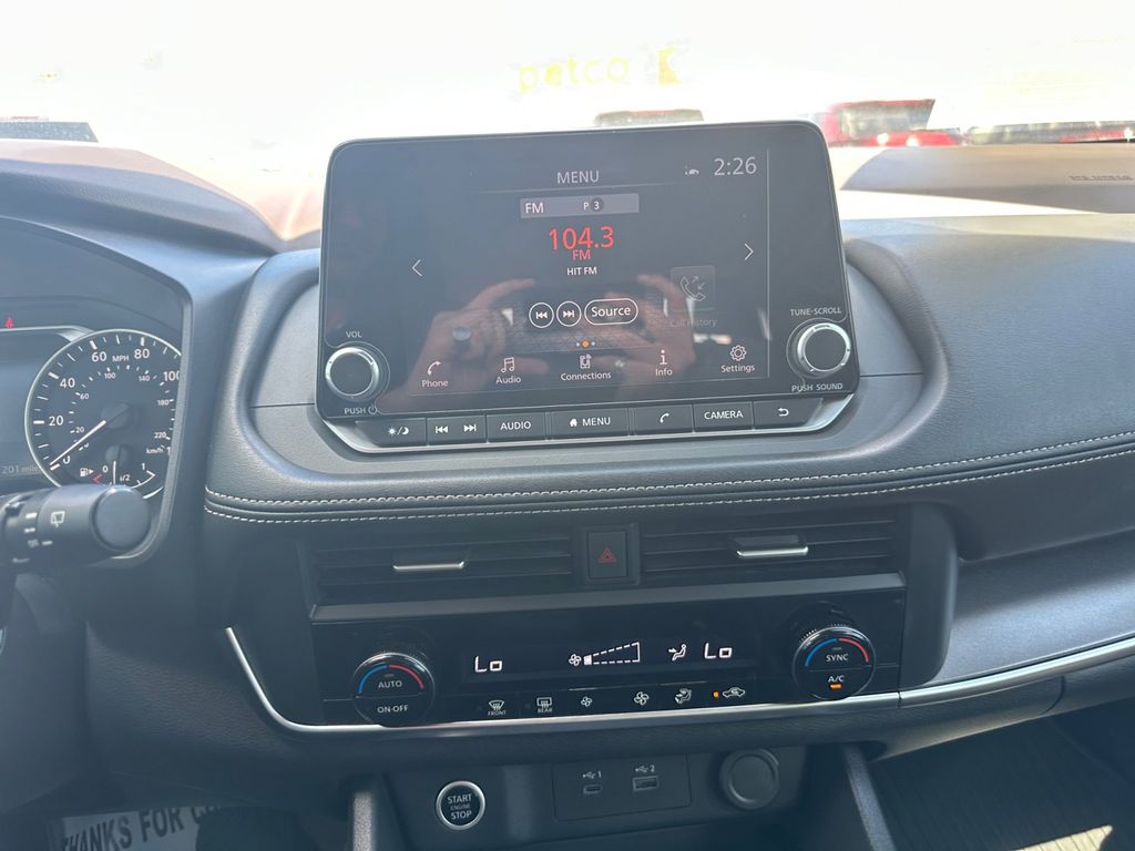 2023 Nissan Rogue SV photo 10