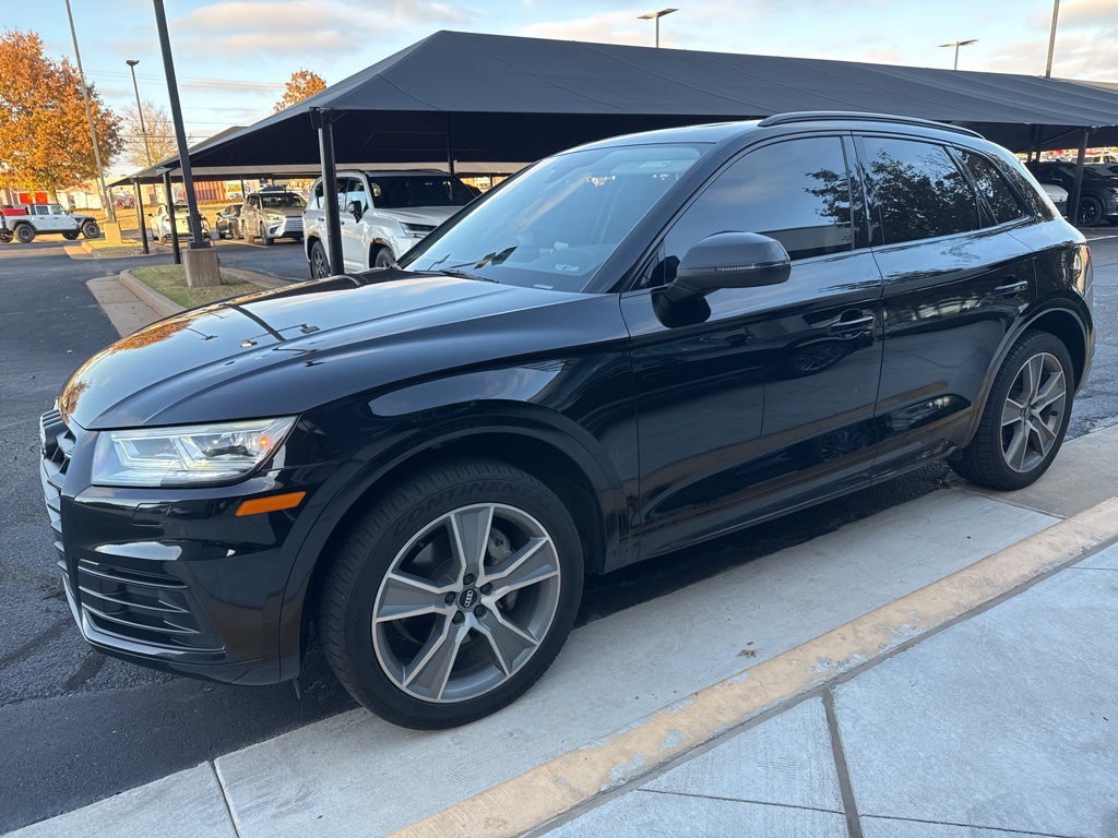 2019 Audi Q5 Premium Plus's photo