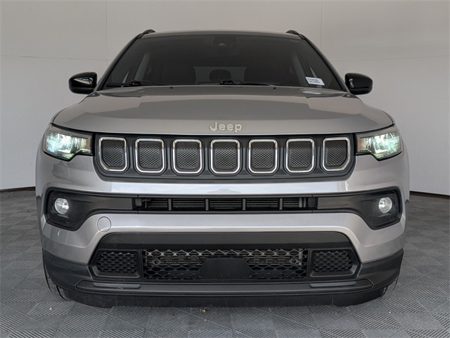 2022 Jeep Compass Latitude photo 3