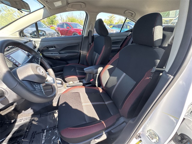 2025 Nissan Versa 1.6 SR photo 11