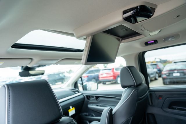 2026 Honda Odyssey Touring photo 13