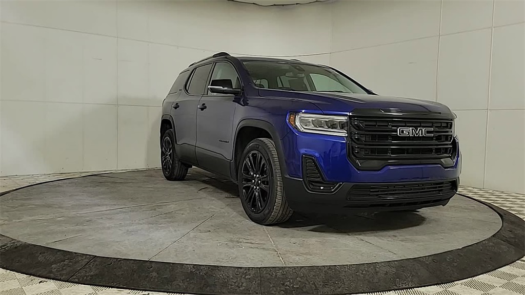 2023 GMC ACADIA - Image 2