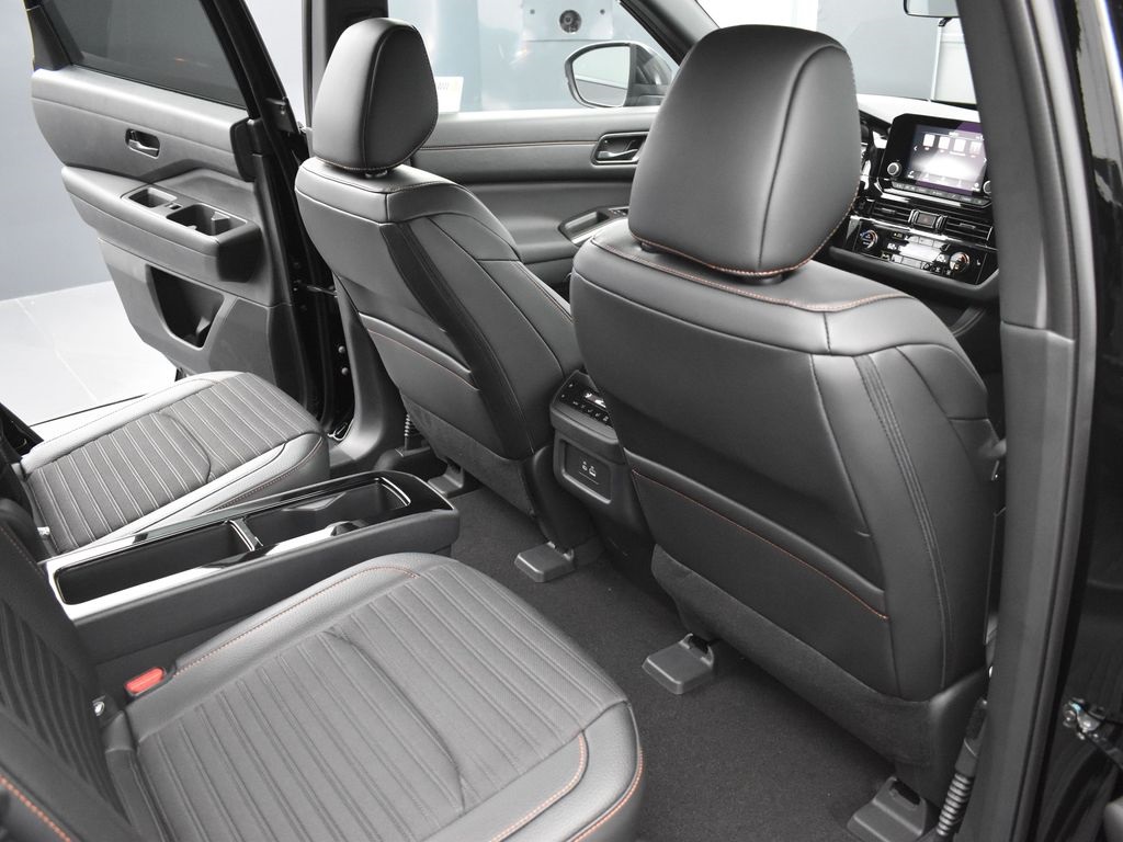 2025 Nissan Pathfinder Rock Creek photo 18