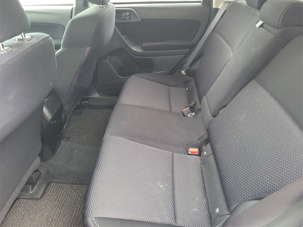 2014 Subaru Forester 2.5i Premium photo 19