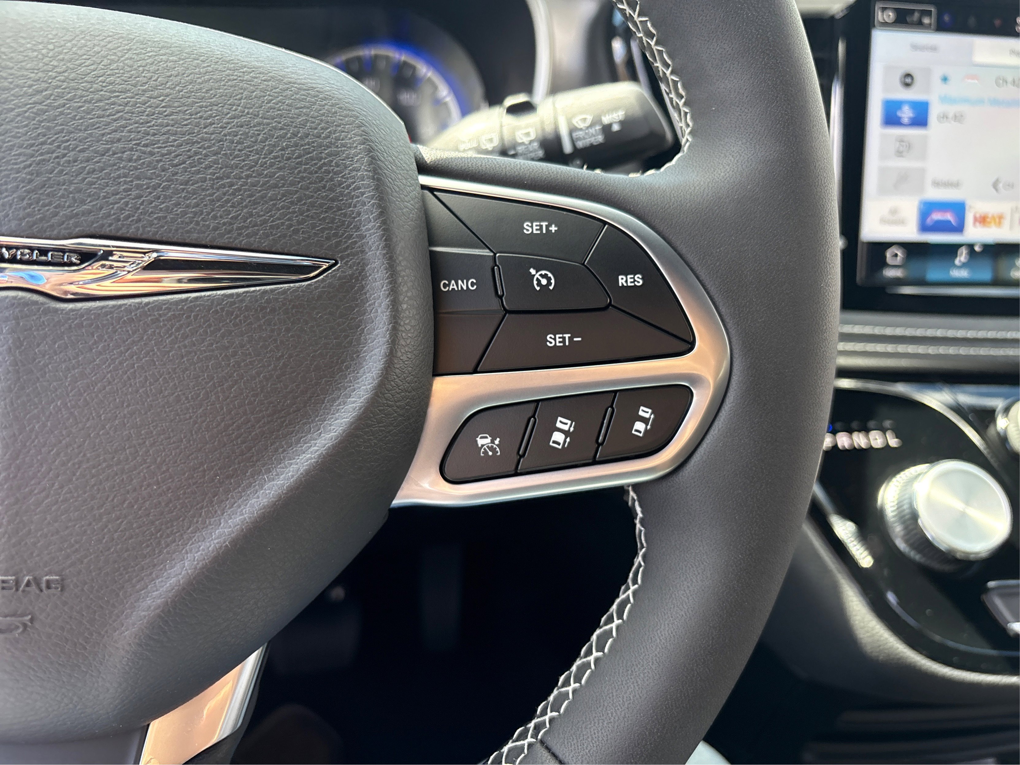 2026 Chrysler Pacifica photo 21