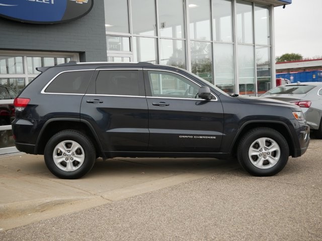 Used 2014 Jeep Grand Cherokee Laredo with VIN 1C4RJFAG0EC516321 for sale in Shakopee, Minnesota