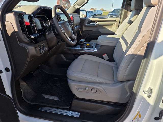 2026 Chevrolet Silverado 1500 RST photo 4