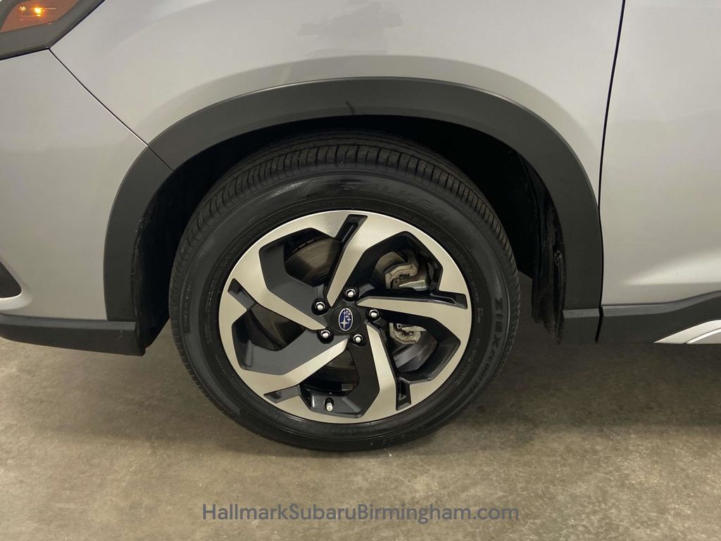 2023 Subaru Forester Touring photo 7