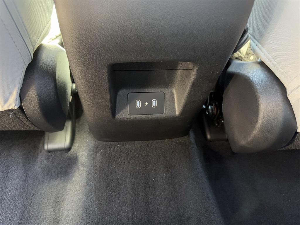 2025 Hyundai Santa Cruz SE photo 13