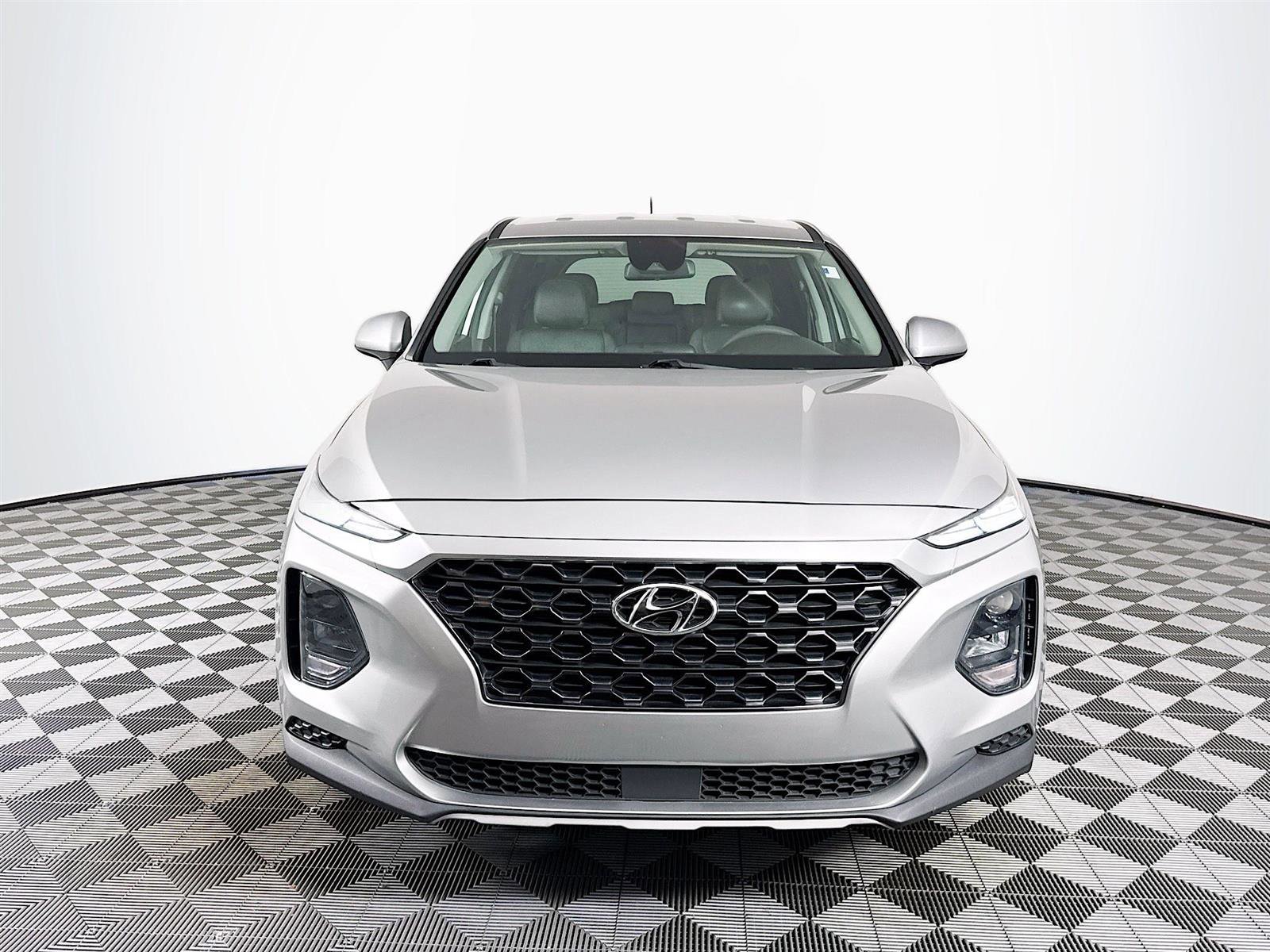 2020 Hyundai Santa Fe SE photo 2