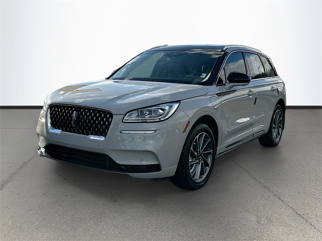 2022 Lincoln Corsair Grand Touring photo 3