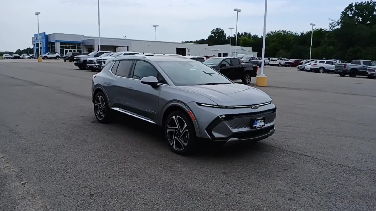 2025 Chevrolet Equinox EV 1LT photo 2