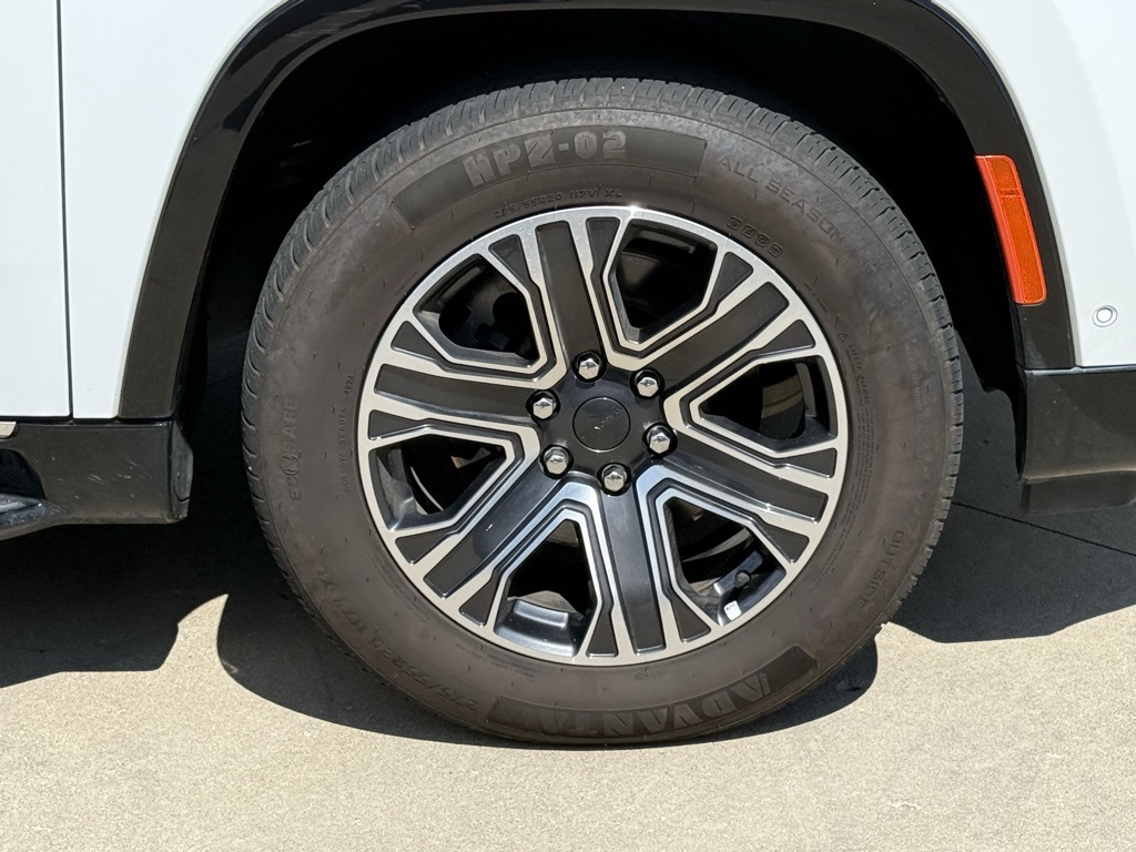 2023 Jeep Wagoneer L Series II photo 10