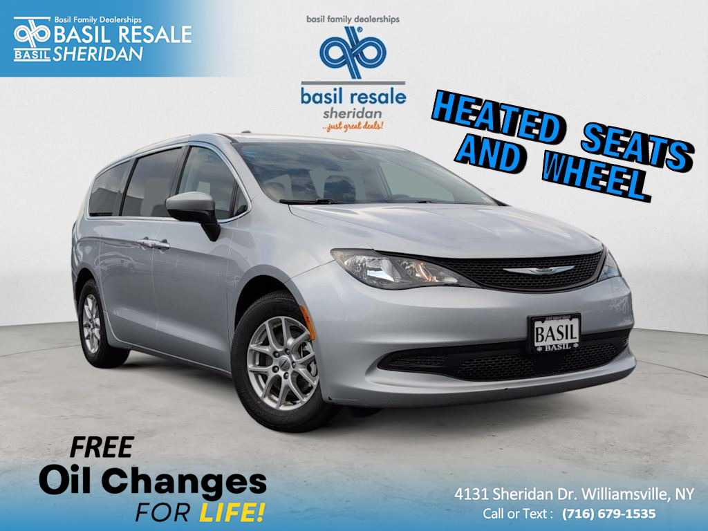 Pre-Owned 2023 Chrysler Voyager LX FWD's photo