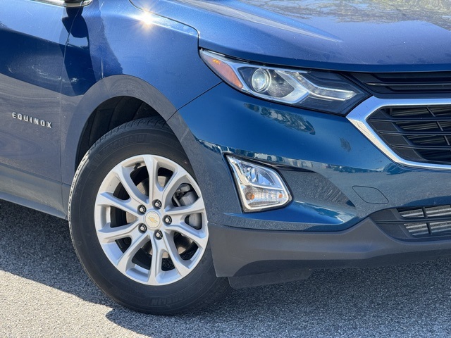 2020 Chevrolet Equinox LT photo 2