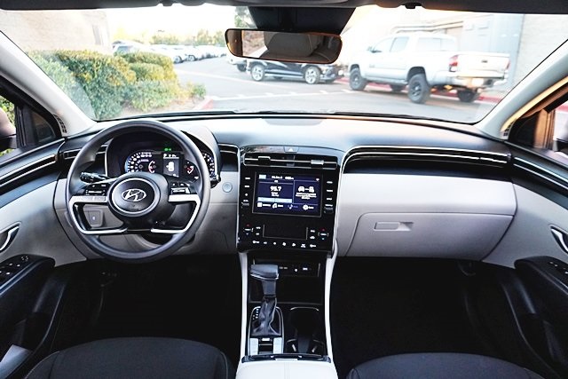 Used 2024 Gray Hyundai SEL image 18