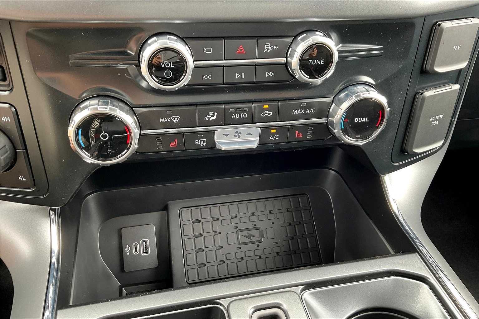 2025 Ford F-150 XLT photo 17