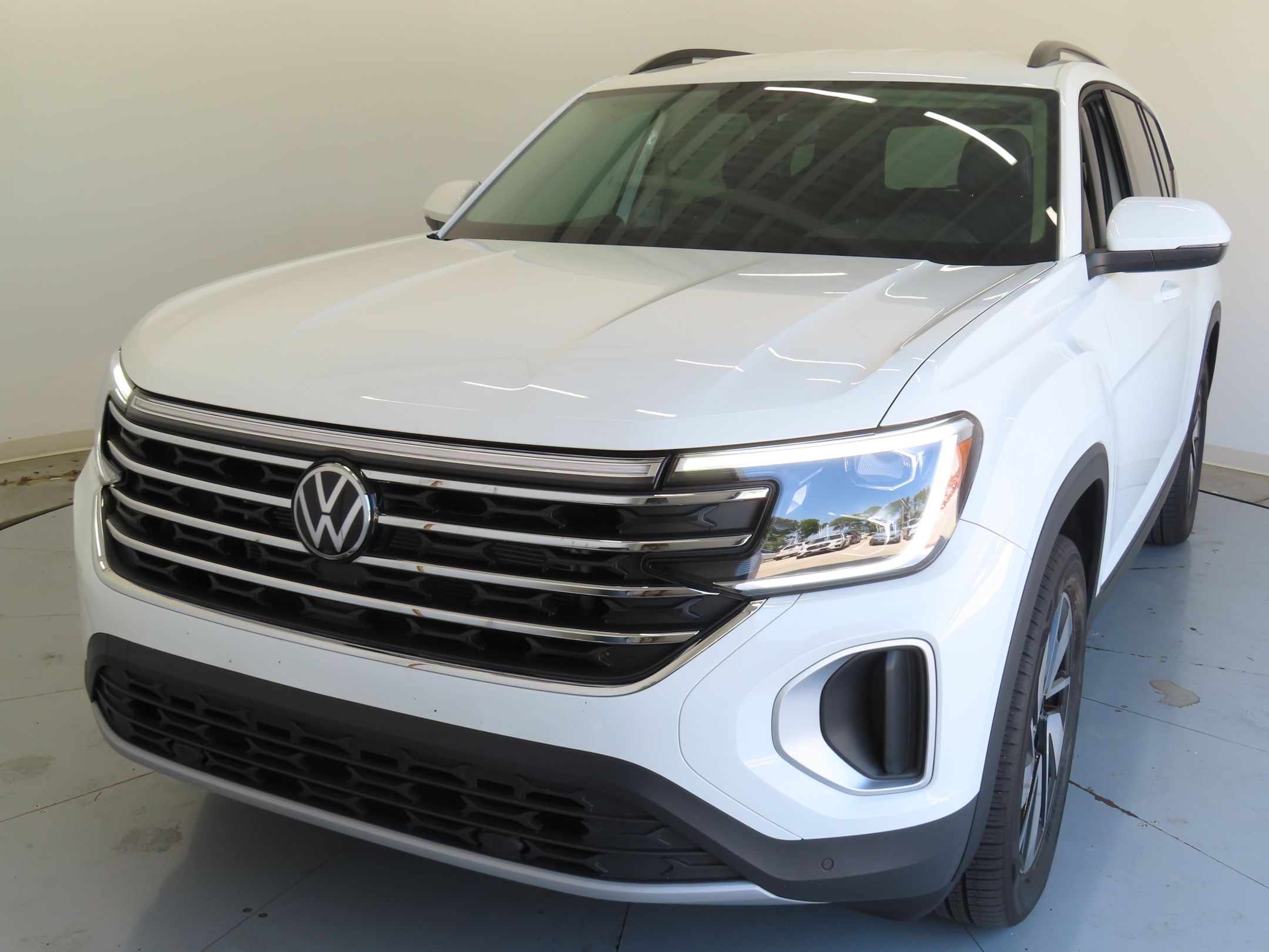 2025 Volkswagen Atlas SE Technology photo 7
