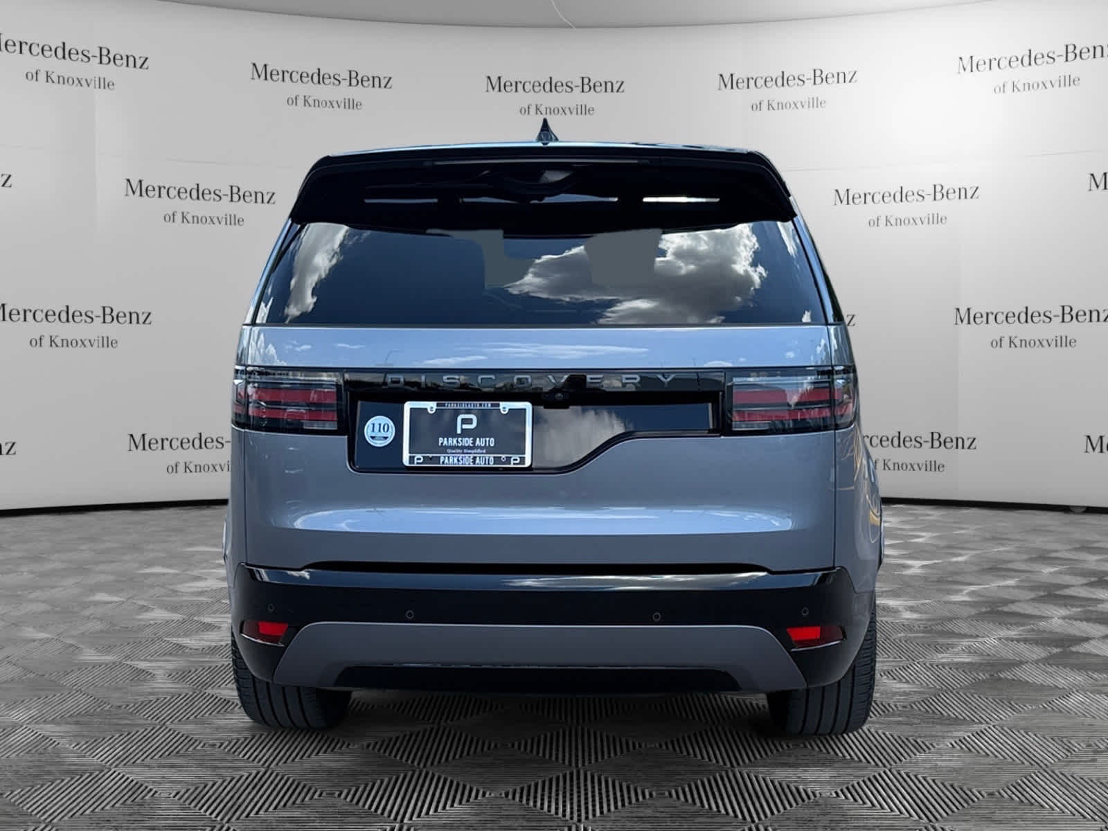 2024 Land Rover Discovery SE photo 3