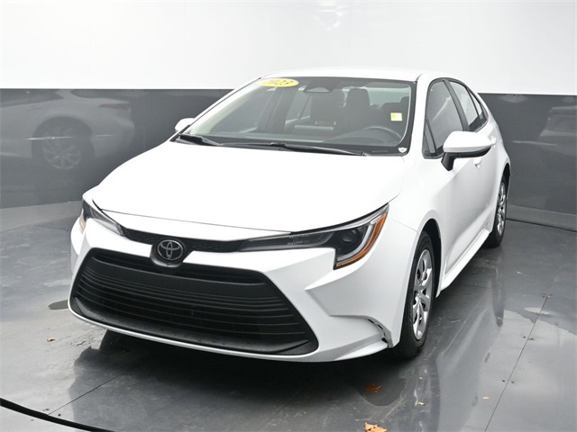 2023 Toyota Corolla LE's photo