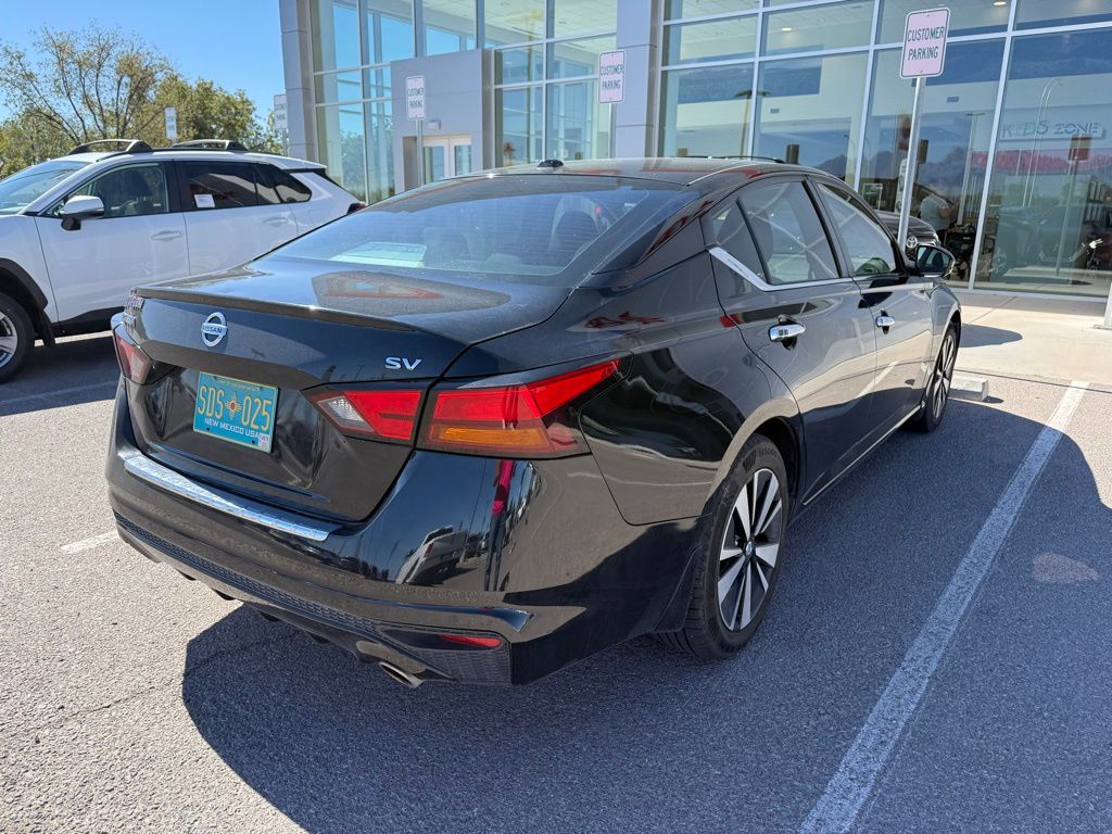 2021 Nissan Altima 2.5 SV photo 3