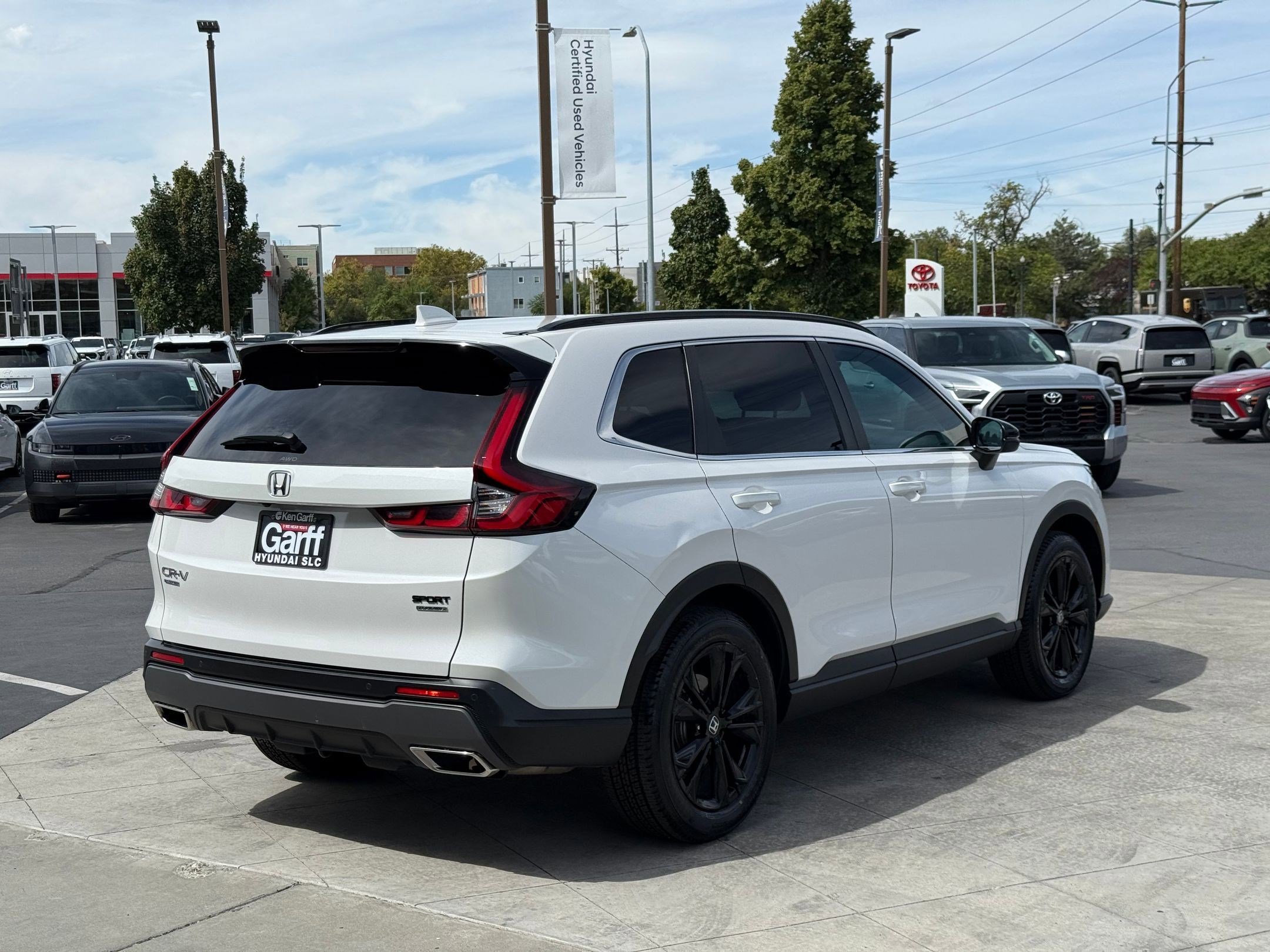 2023 Honda CR-V Hybrid Sport Touring photo 3