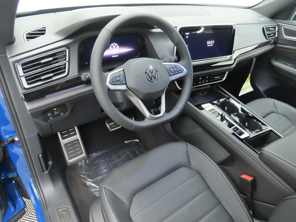 2026 Volkswagen Atlas Cross Sport SEL R-Line photo 9