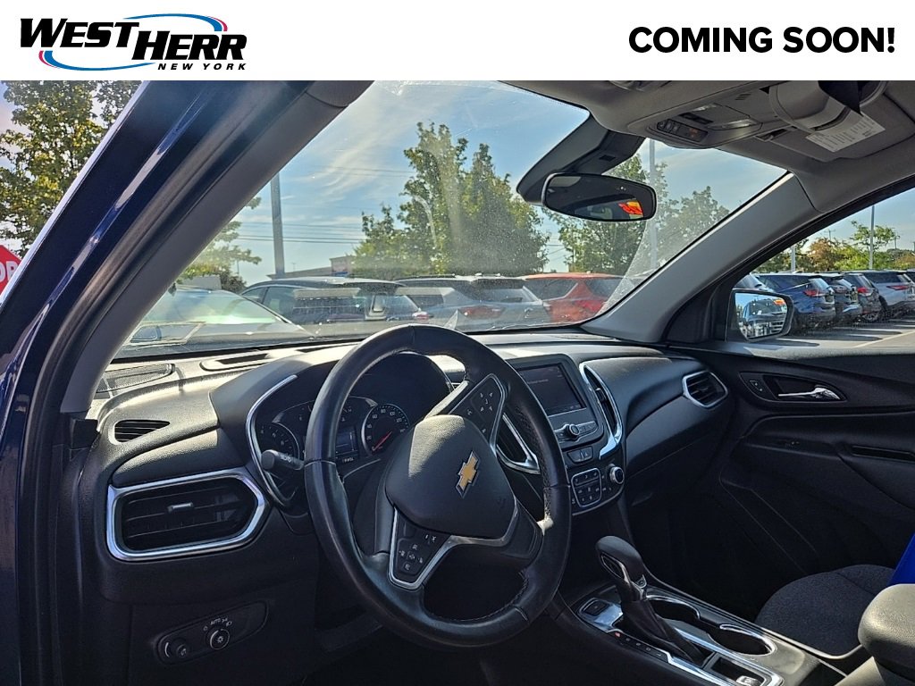 2023 Chevrolet Equinox LT photo 2