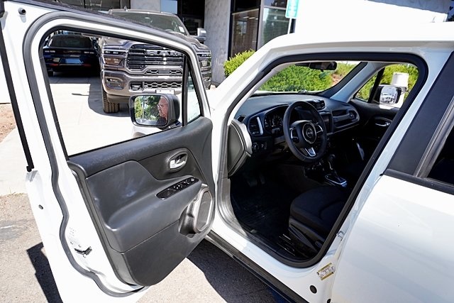 2023 Jeep Renegade Latitude Upland photo 31