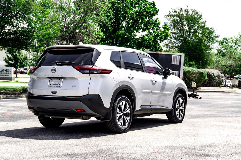 2023 Nissan Rogue SV photo 5