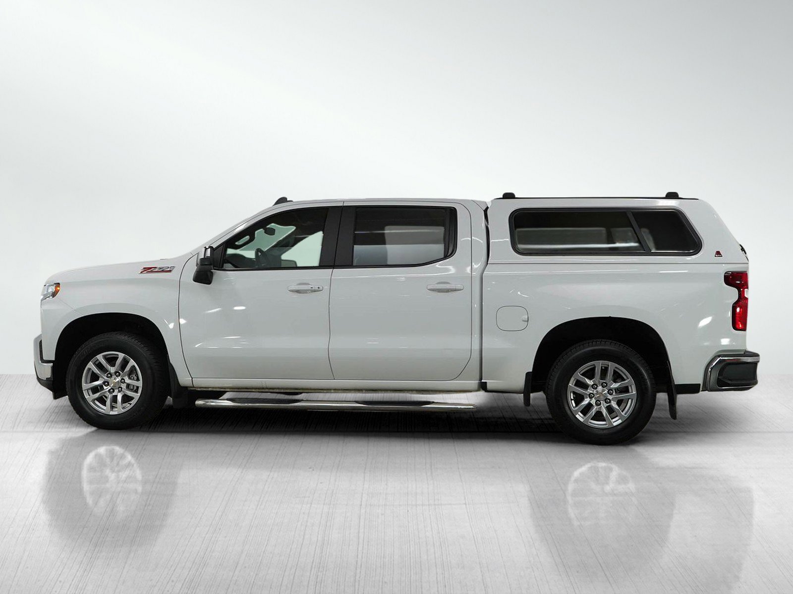 Used 2020 Chevrolet Silverado 1500 LT with VIN 3GCUYDED6LG258665 for sale in Burnsville, Minnesota