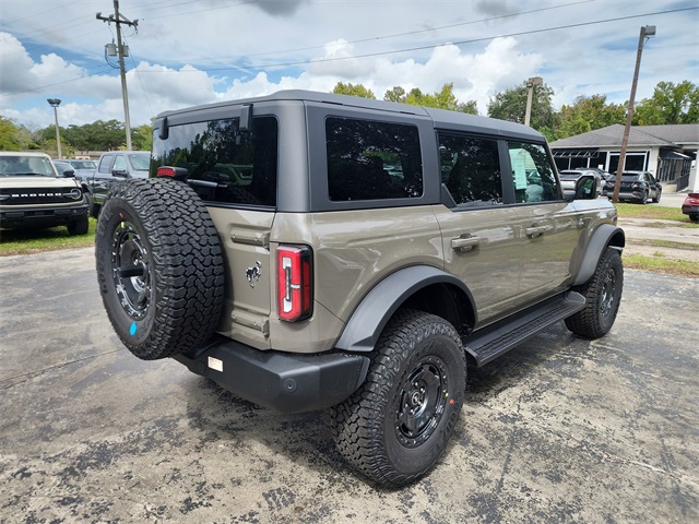 2025 Ford Bronco Outer Banks photo 3