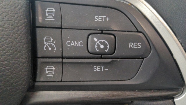 Used 2023 RED Jeep Limited image 17