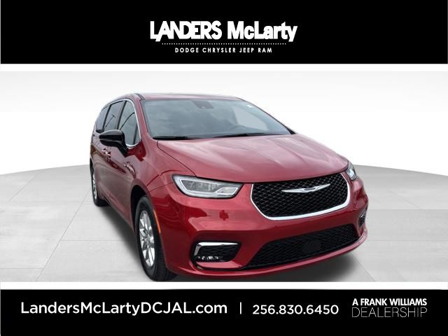 2026 Chrysler Pacifica Select's photo