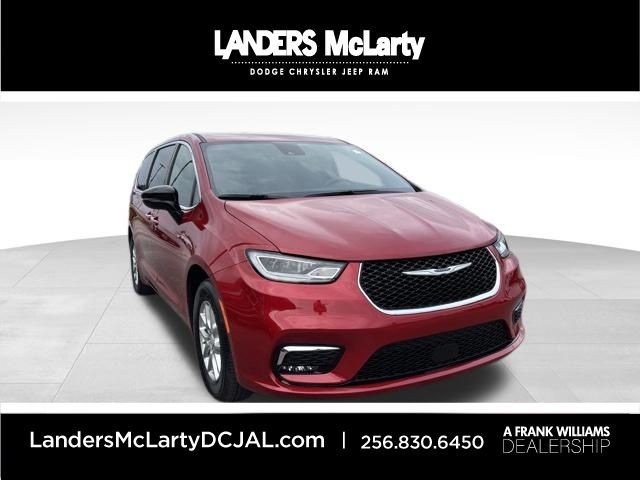2026 Chrysler Pacifica Select's photo