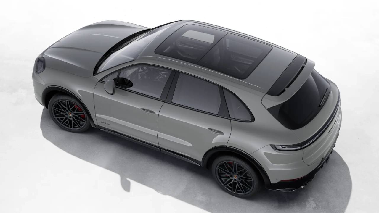 2026 Porsche Cayenne GTS photo 3